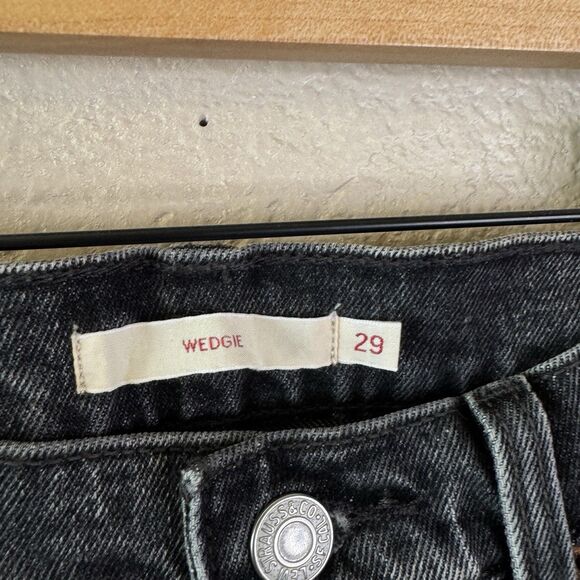 NWT Levi’s Premium Wedgie Icon Jeans Womens 29 High Rise Tapered Leg Black Denim - Picture 3 of 14